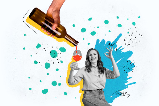 舞蹈过时派对夜总会的复合趋势艺术作品，照片拼贴中一位年长女士手持酒瓶，做出举杯庆祝的手势。图片下载