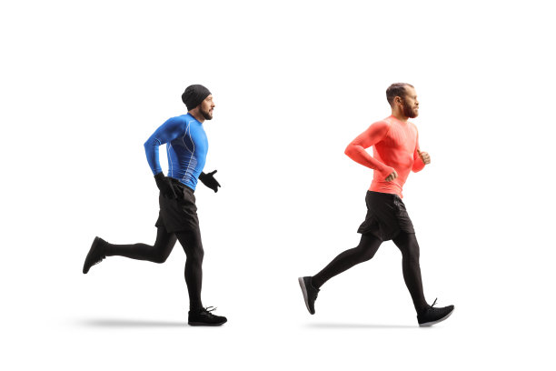 一组穿着运动服的男性全身侧面跑步的照片图片下载