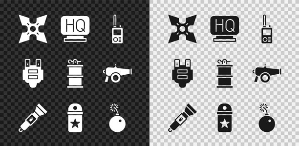 日本忍者手里剑、军事指挥部、对讲机、手电筒、斜纹、即将爆炸的炸弹、防弹背心和手持烟雾弹图标。矢量图。图片下载