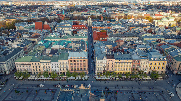 克拉科夫，波兰的城市建筑和老旧住宅区的无人机照片。全景视图。图片下载