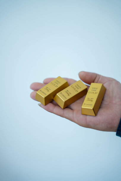 黑色桌子上的金条夜景照片图片下载