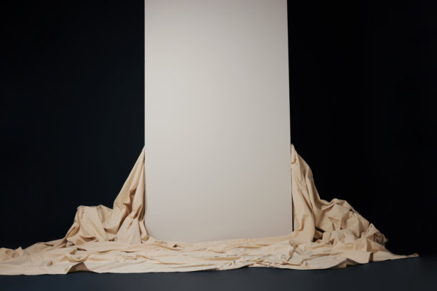 工作室内的空旷装饰。适用于照片拼贴、图像处理、平面设计、产品或人物拼贴。图片下载