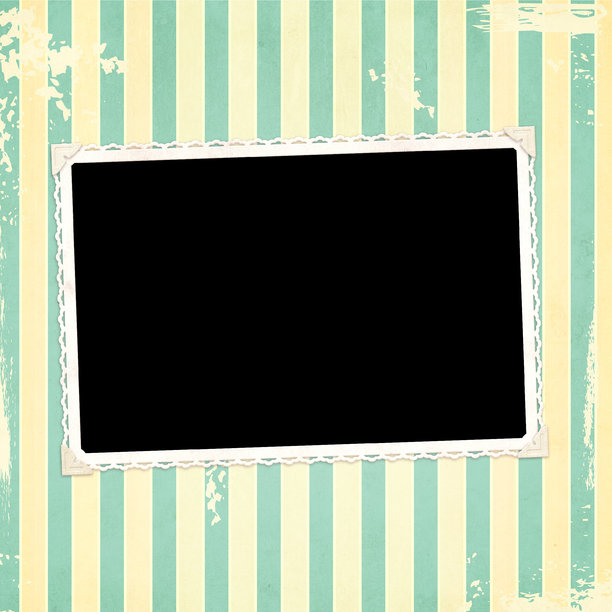 复古相册页面，带有复古相框。怀旧的剪贴簿背景，纸张纹理、照片、条纹图案，呈现破旧别致风格。复古设计的模板，留白供文本使用。图片下载