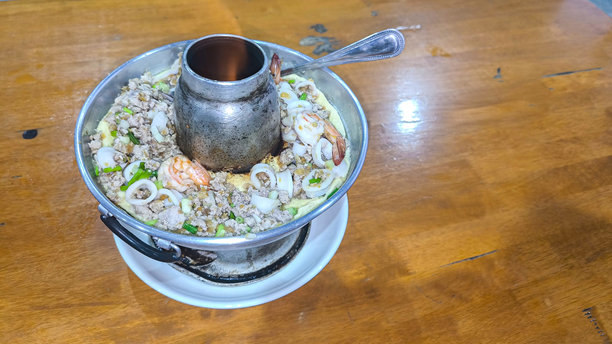 海鲜蒸蛋火锅，泰国菜图片下载