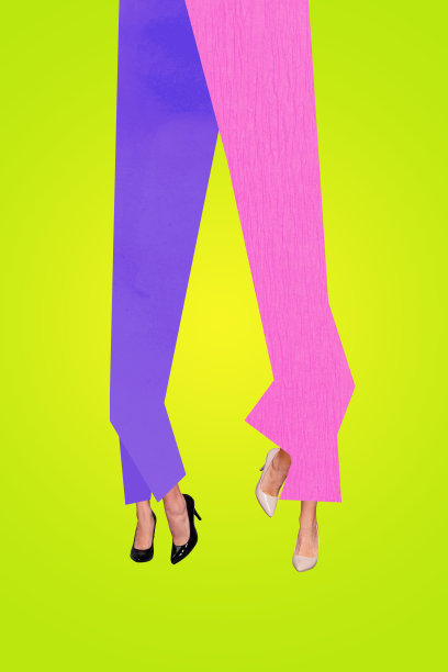 两位女性穿着时尚裤子和高跟鞋的长腿竖版照片拼贴，黑色星期五购物，背景为青柠绿。图片下载