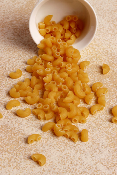 意大利通心粉火腿奶酪帕尔马干酪马苏里拉奶酪烘焙小吃商业照片背景图片下载