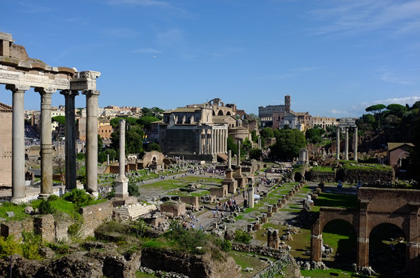 蓝天下的罗马广场图片图片下载