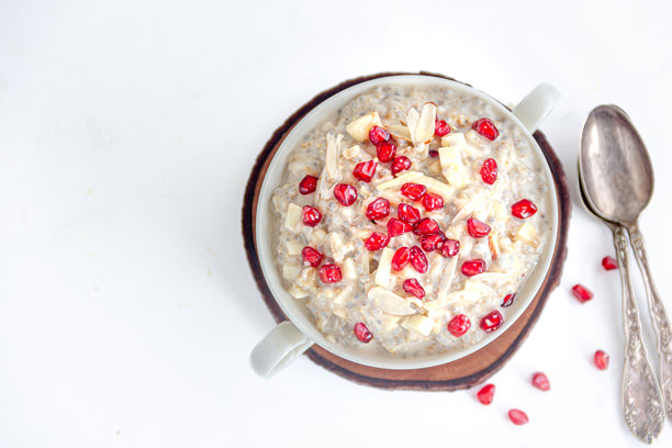 健康燕麦早餐碗（照片正上方）图片下载