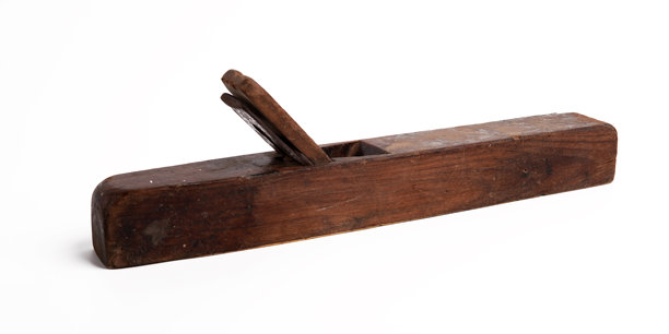 老式木工刨平机特写照片，背景为白色图片下载