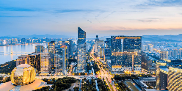 中国浙江省杭州钱江新城的高角度夜景图片下载