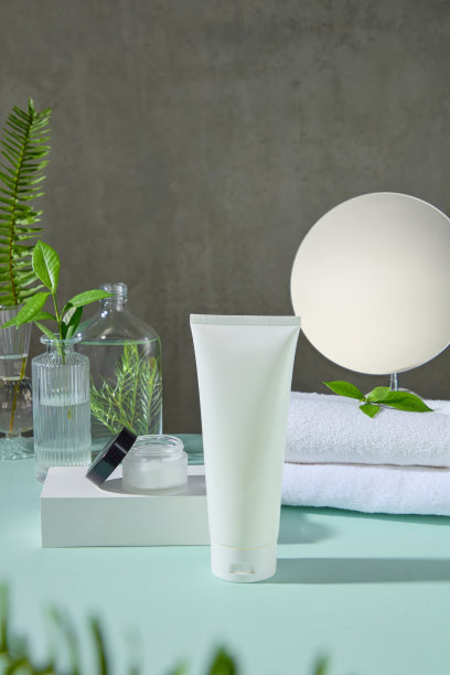 装饰有新鲜植物的化妆品广告模板照片图片下载