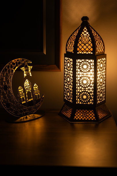 五彩缤纷的拉马丹灯笼，拉马丹月背景，开斋节快乐概念照片，乌斯屈达尔，伊斯坦布尔，土耳其图片下载