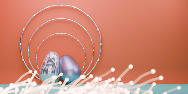 两个银色复活节彩蛋并排而立，像一个小家庭，周围装饰着LED灯和饰品，背景为橙色 - 3D可视化，CGI - 库存照片图片下载