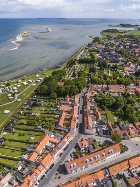 丹麦博根斯港口和码头的航拍照片图片下载