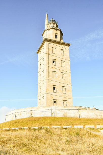 西班牙加利西亚阿科鲁尼亚的清真寺尖塔，作为背景的照片，欧洲图片下载