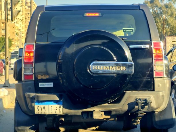 悍马H3，一款由通用汽车公司（GM）于2005年至2010年生产的越野车。图片下载