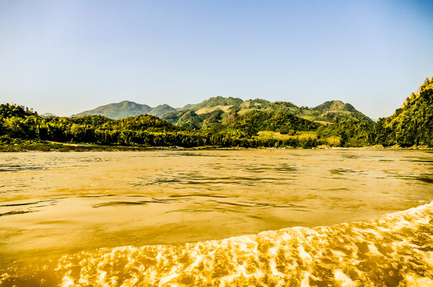 沙丘上长满草，蓝天，数字照片图片图片下载