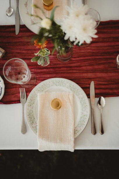 婚礼接待处的俯视餐桌布置照片图片下载