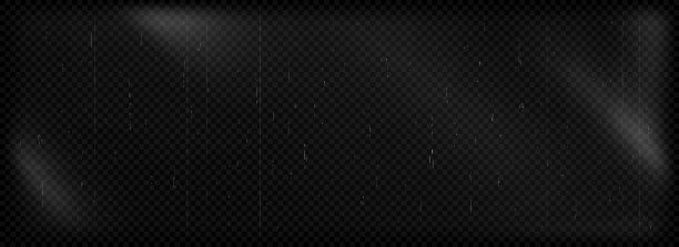 老旧颗粒胶卷叠加。黑白颗粒感的黑色电影背景。磨损划痕噪音尘埃纹理。带有光泄漏、纤维和斑点的复古照片滤镜。矢量颗粒怀旧电影背景。图片下载