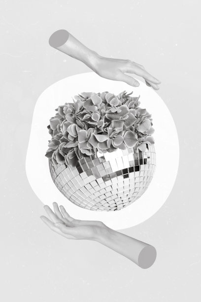 手握创意迪斯科球的拼贴照片，闪亮的派对邀请模板，盛开的粉色美丽花束，孤立在米色背景上图片下载