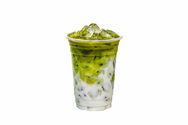 白色背景下的冰奶绿茶图片，采用孤立摄影风格。图片下载