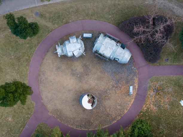 上海交通大学（闵行校区）J-6飞机的航拍照片图片下载