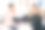 美容师向男性客户展示美容手术效果的照片图片下载