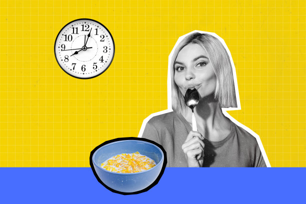 创意照片拼贴，年轻女性早晨享用营养丰富的牛奶麦片，关注卡路里和减肥，时钟显示用餐时间，美味的早餐。图片下载