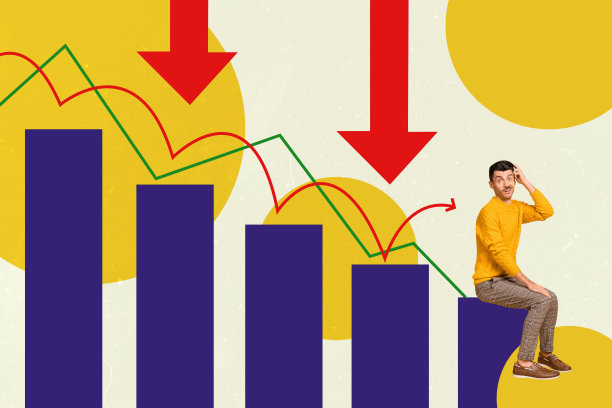 年轻沮丧的男孩坐在低平台上，周围是3D照片拼贴艺术，图表显示出巨大的向下箭头，代表糟糕的结果。图片下载