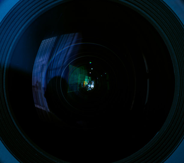 微距镜头数码相机微距镜头照片，黑色背景上的相机或视频镜头特写DSLR镜头图片下载