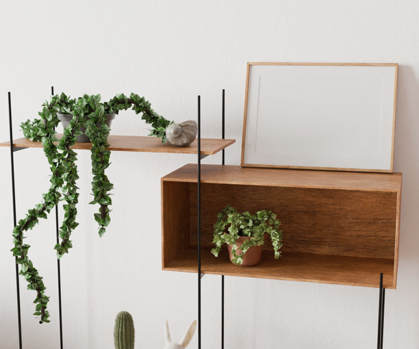 室内框架，客厅海报在家居设计中空置，架子上的一幅图片元素模拟年度假期，3D渲染图片下载