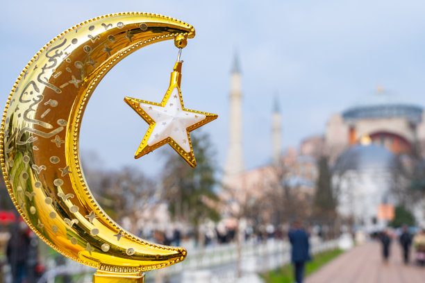 五彩缤纷的拉马丹灯笼，拉马丹月背景，开斋节快乐概念照片，乌斯屈达尔，伊斯坦布尔，土耳其图片下载