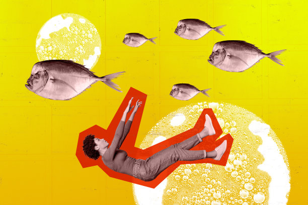 剪影年轻女性下沉潜水的复合趋势艺术作品草图，水中游动的鱼，自然钓鱼食物的照片拼贴。图片下载