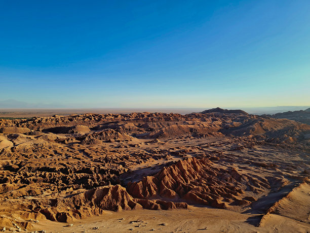 智利阿塔卡马沙漠中圣佩德罗·德·阿塔卡马附近的月谷鸟瞰图，自然库存照片图片下载