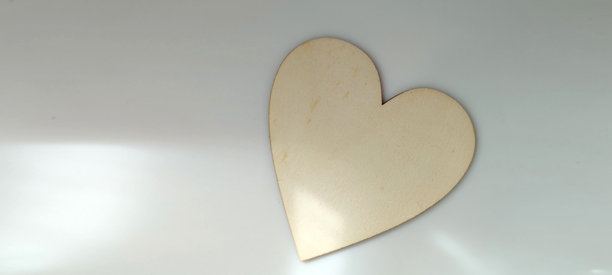 创意心形艺术作品室内工作室照片，极简风格，特写，爱情概念装饰图片下载