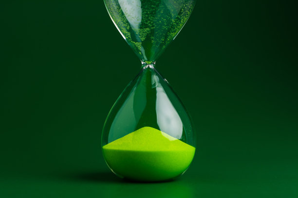 沙漏照片，体现时间和高效利用时间的概念图片下载