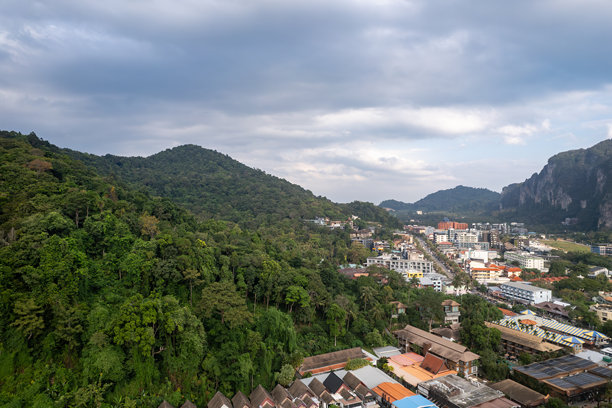 奥南海滩，航拍照片。泰国克拉比省奥南。图片下载