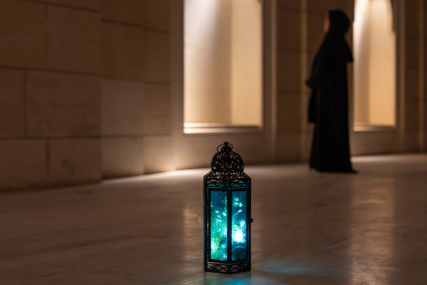 五彩缤纷的斋月灯笼，斋月背景，开斋节快乐概念照片，乌斯屈达尔，伊斯坦布尔，土耳其图片下载