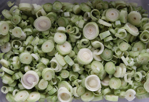 柠檬草切片的特写照片。图片下载