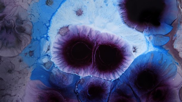 抽象的多彩花朵背景。独特的屏幕保护程序图片。背景图像。丙烯颜料。酒精墨水。图片下载