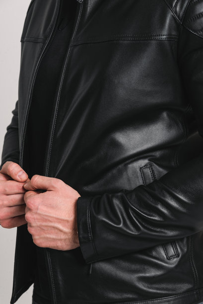 男士皮夹克的库存照片图片下载