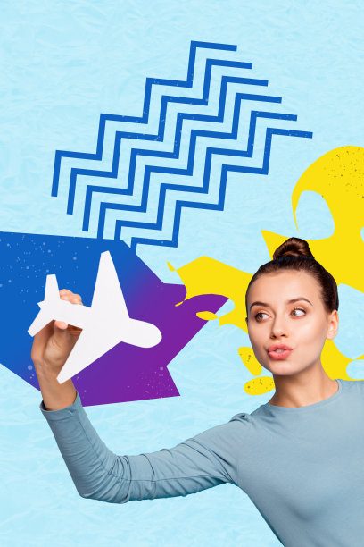 独特的垂直照片拼贴，快乐的女孩手持纸飞机图标玩具，在绘画背景下享受夏季假期冒险。图片下载