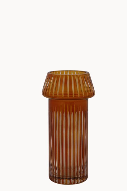 刻花玻璃花瓶、杯子和家居配件的工作室拍摄照片图片下载