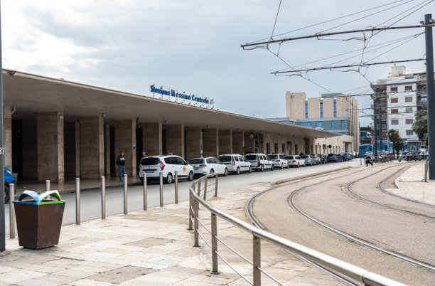 梅西纳中央车站，城市的主要火车站，编辑图片图片下载