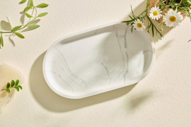 极简概念的化妆品广告照片图片下载