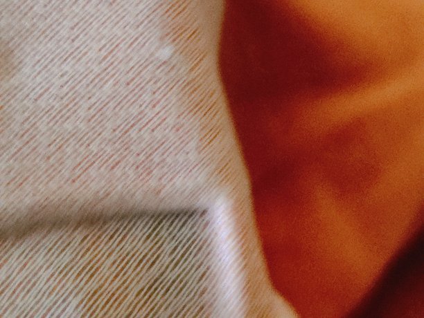布料纹理背景，抽象波动的织物图案特写照片图片下载