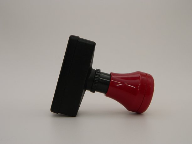 红色头印章在白色背景上的原始照片。可用于法律文件。图片下载