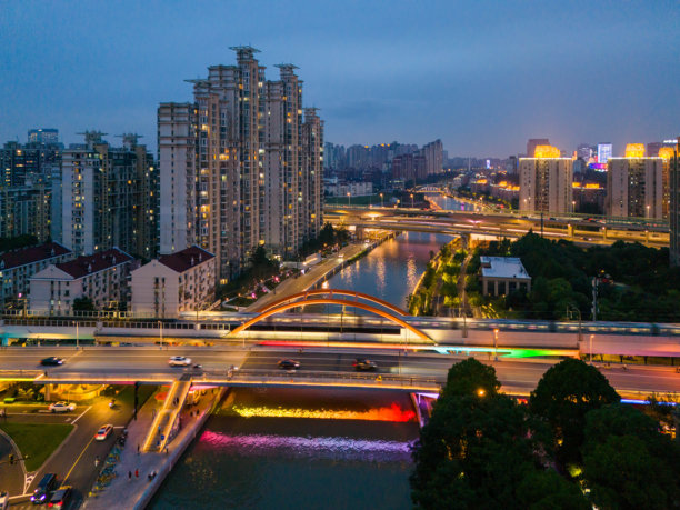 上海长宁区中山公园地铁站的航拍照片图片下载