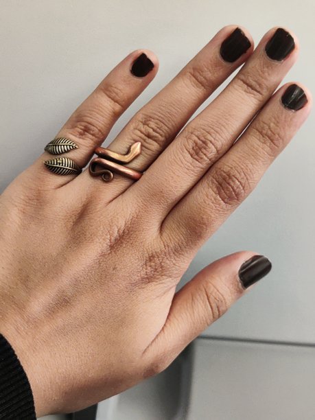 带戒指的人手 - 高清库存照片图片下载