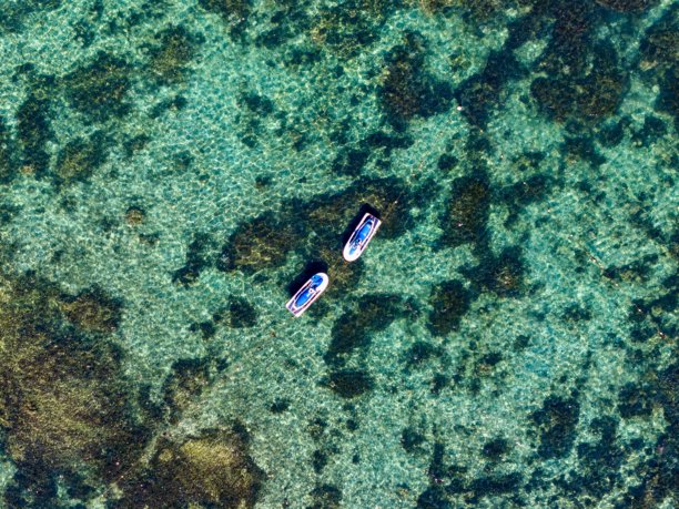 早晨在海南省陵水县分界洲岛的玻璃海航拍照片图片下载